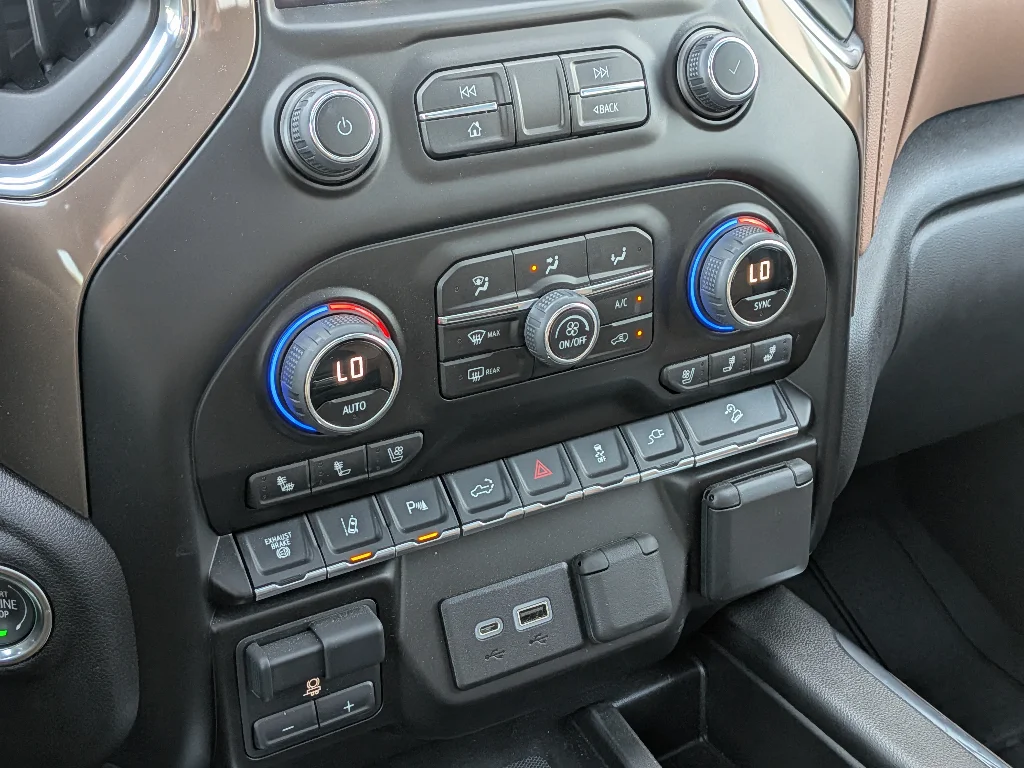 Used 2023 BLACK Chevrolet High Country image 14
