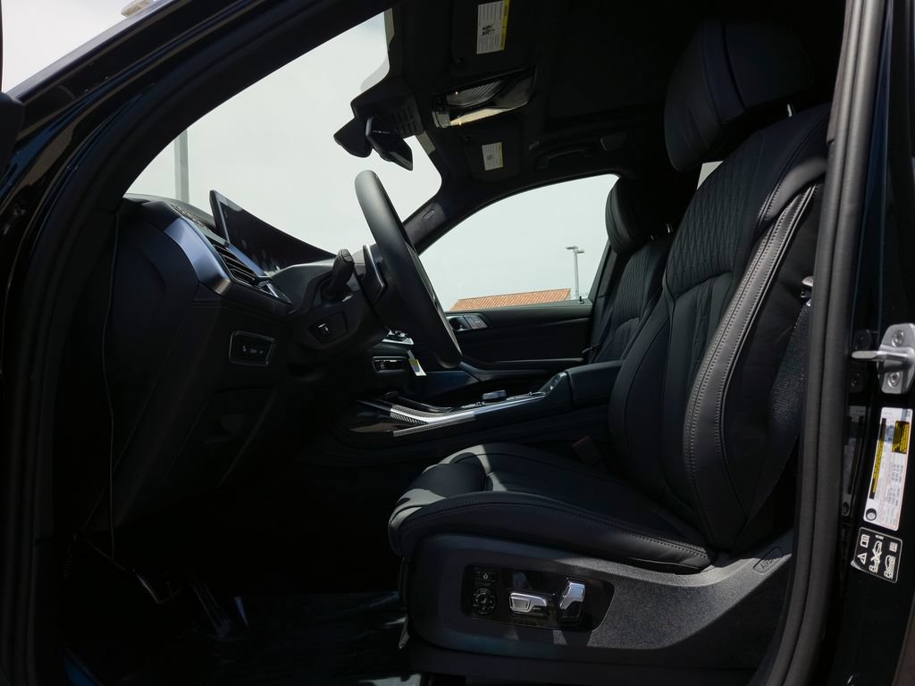 New 2027 Black Sapphire Metallic BMW M60i image 8