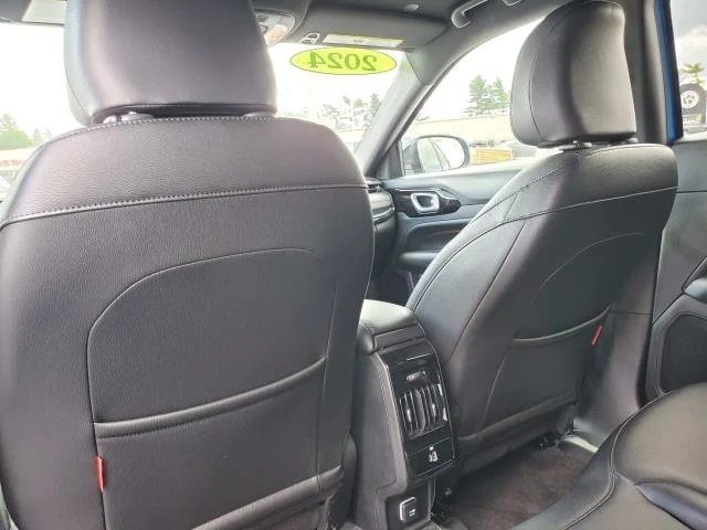 Used 2024 Red Hot Pearlcoat Jeep Trailhawk image 28