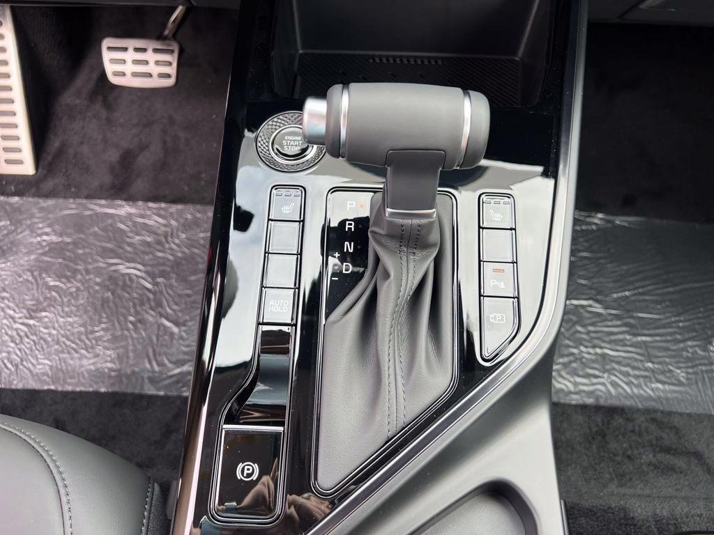 2025 Kia Niro EX Touring - Photo 24