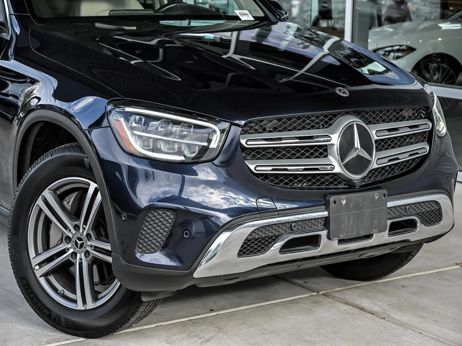 Used 2020 Blue Mercedes-Benz GLC 300 4MATIC® image 2