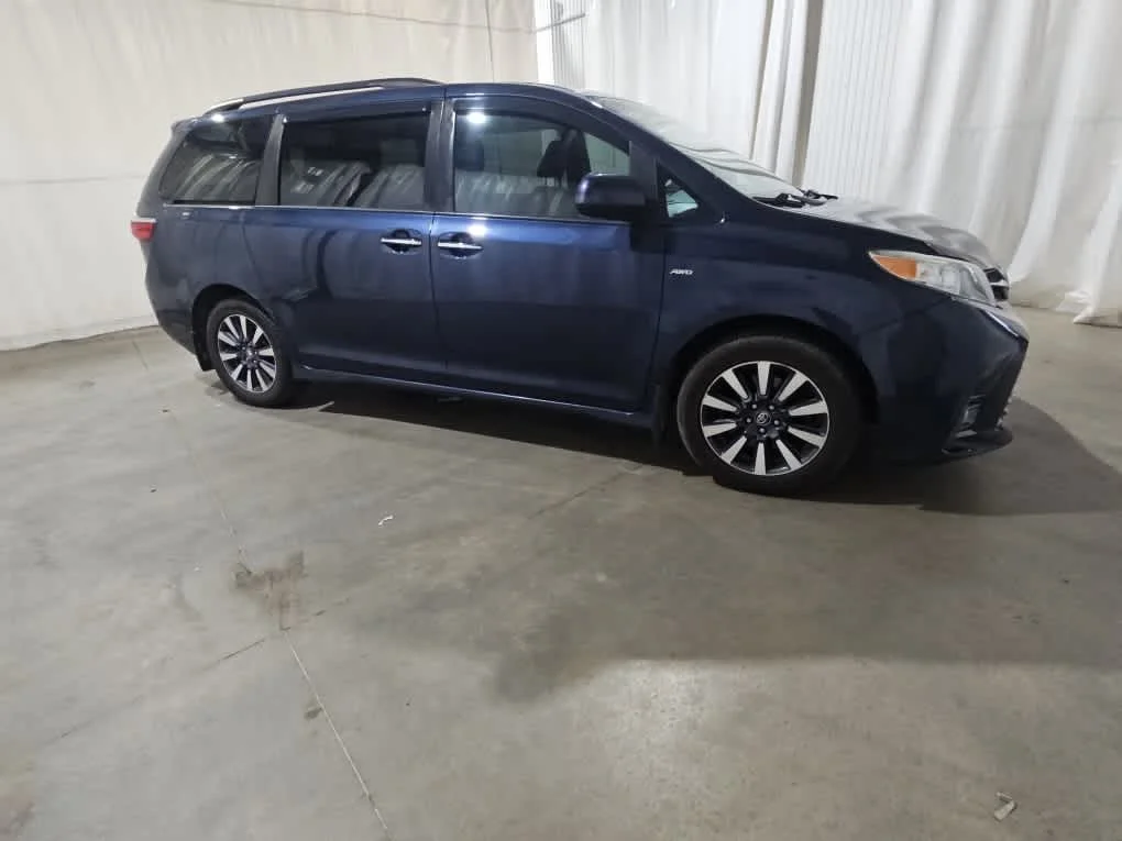 Used 2019 Parisian Night Pearl Toyota XLE Premium image 5