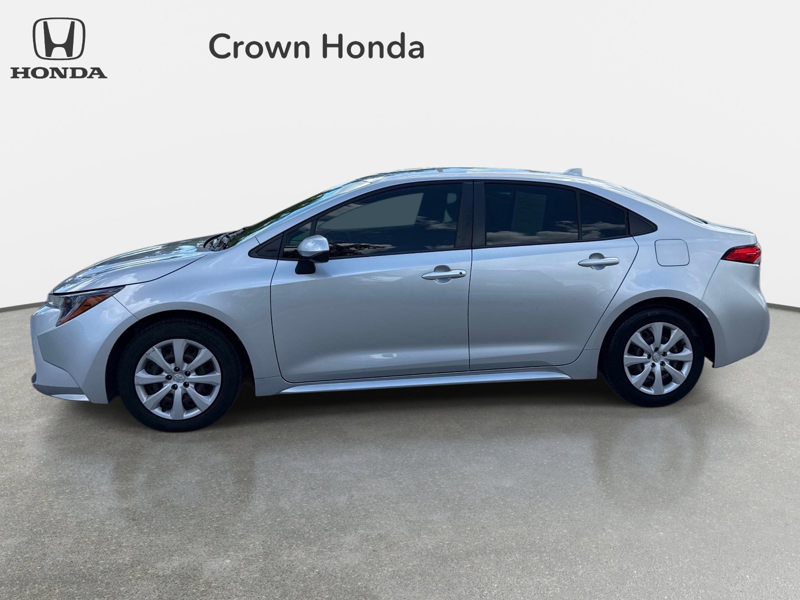 Used 2020 Classic Silver Metallic Toyota LE image 2