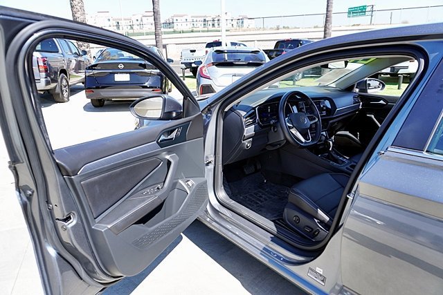 Used 2024 Gray Volkswagen 1.5T SE image 45