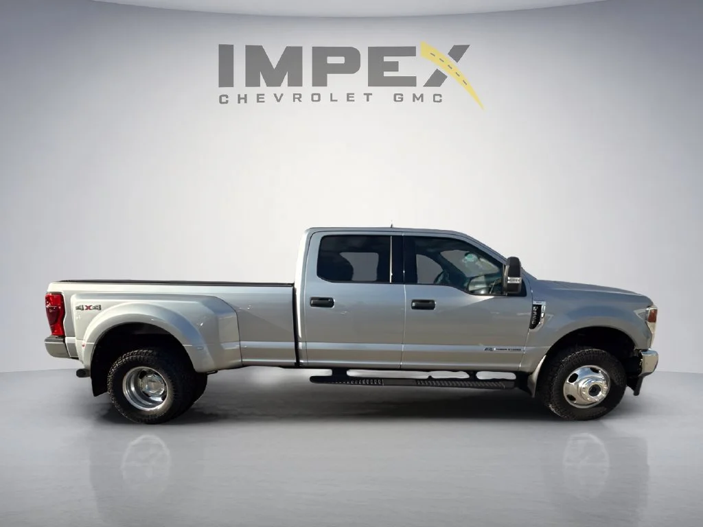 Used 2022  Ford XL image 6