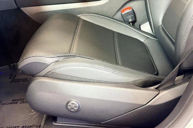 New 2026 Polar White Mercedes-Benz GLC 300 image 47