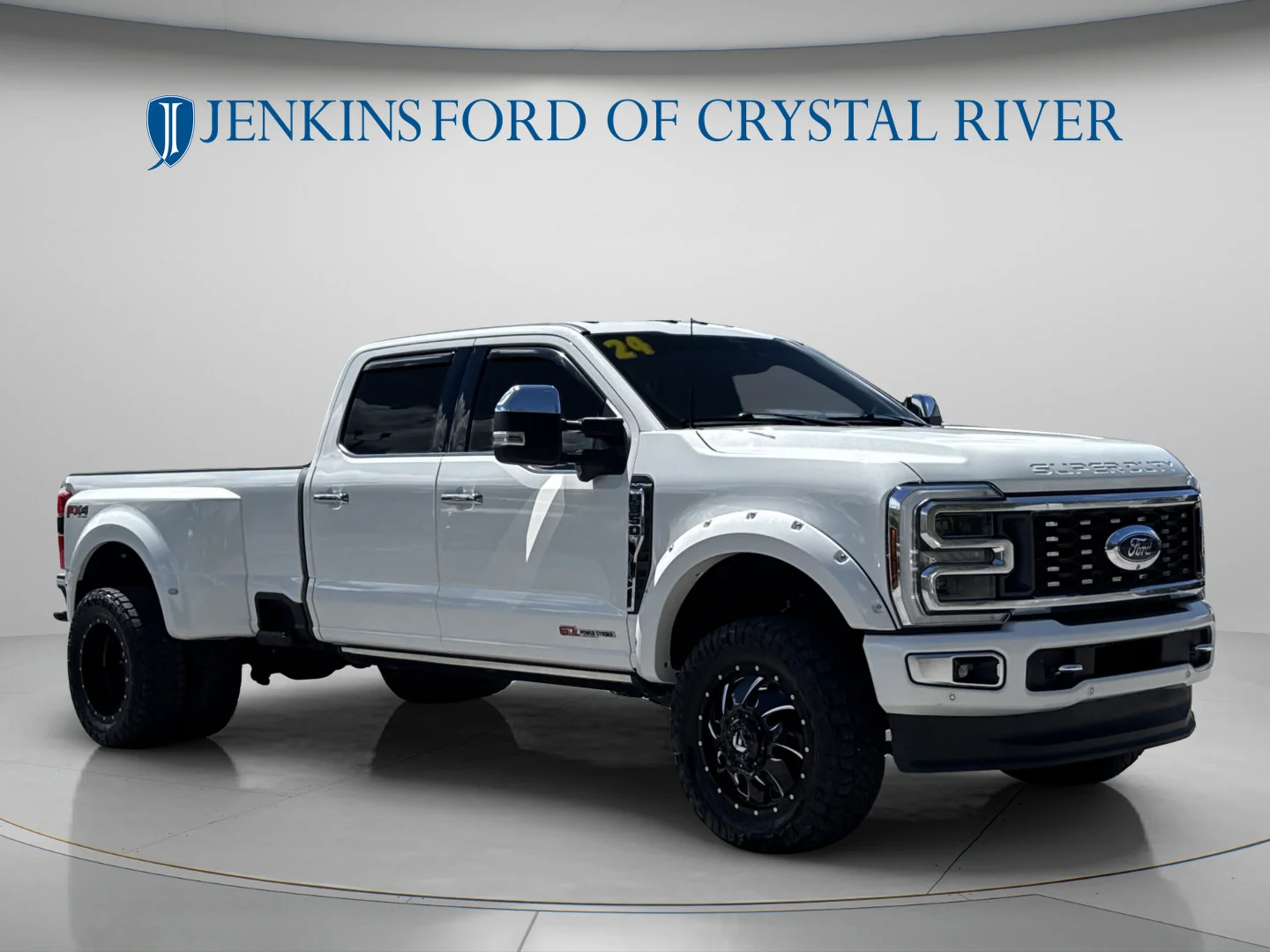 Used 2024 Star White Metallic Tri-Coat Ford Platinum image 15
