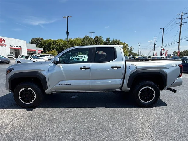 Pre-Owned 2024 Toyota Tacoma TRD Off-Road 4WD 4x4 TRD Off-Road 4dr Double Cab 5.0 ft SB 8A