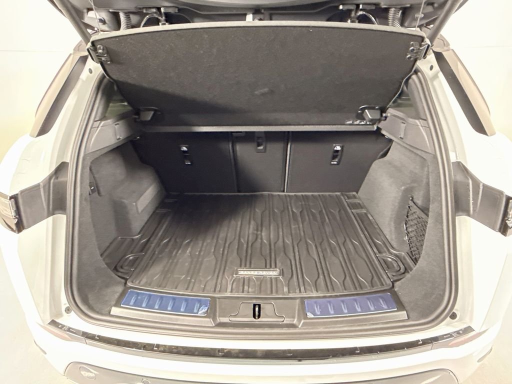 New 2026 Fuji White Land Rover Hoxton Edition image 30