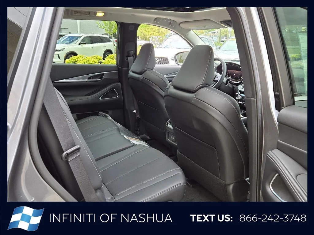 New 2027 GRAPHITE SHADOW INFINITI Luxe AWD image 18