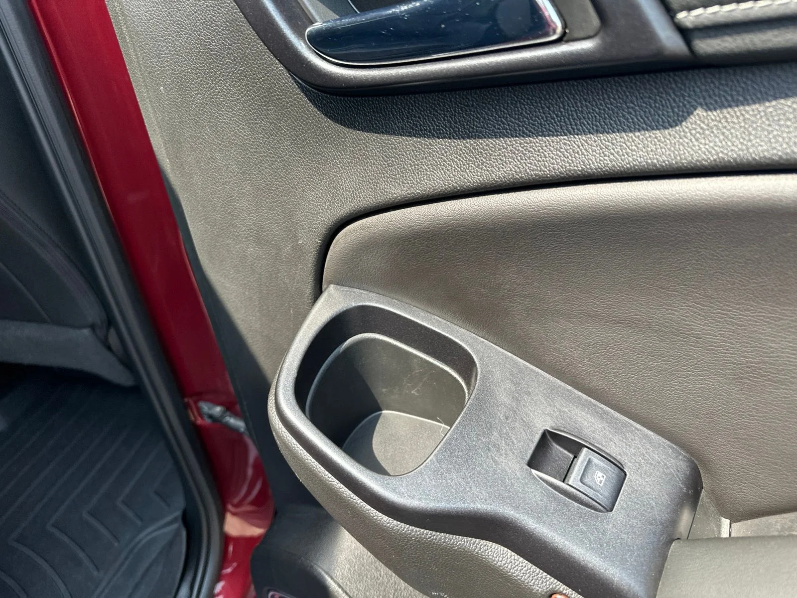Used 2018 Red GMC SLT image 37