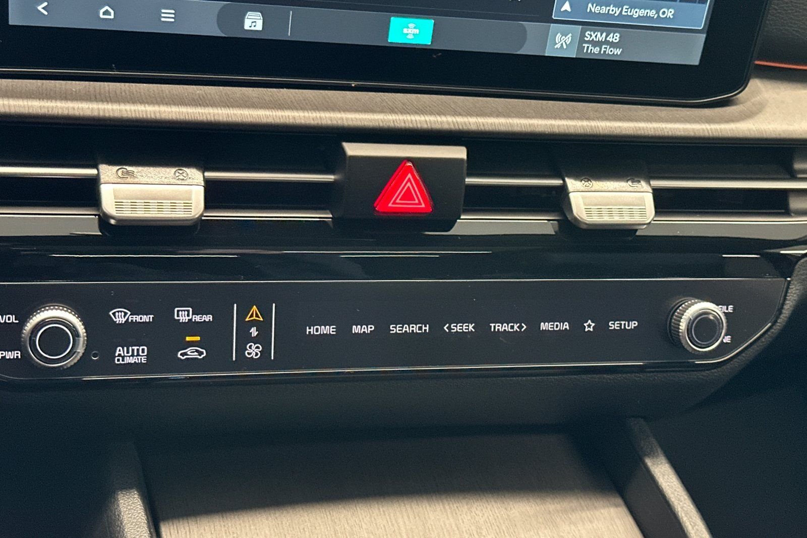 New 2026 Snow White Pearl Kia X-Line Prestige image 17