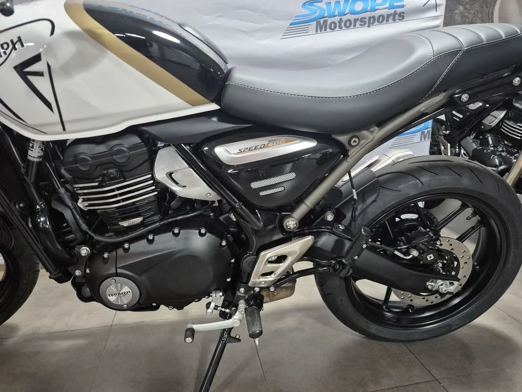 New 2026 White/Black Triumph Base image 5