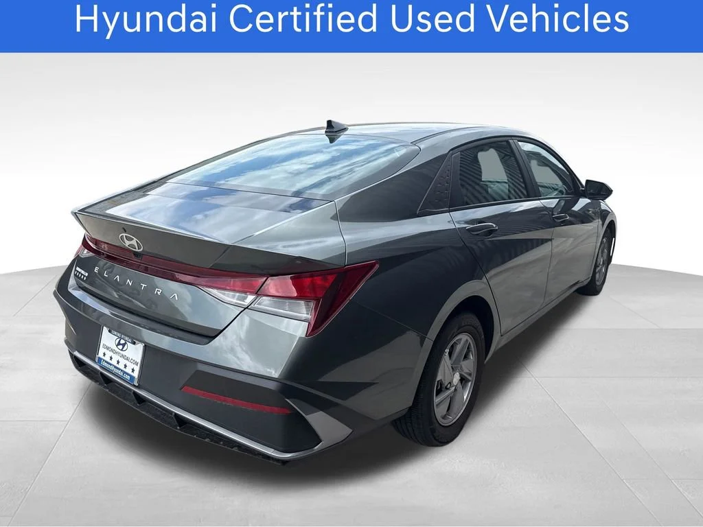 Certified Pre-Owned 2025 Hyundai Elantra SE