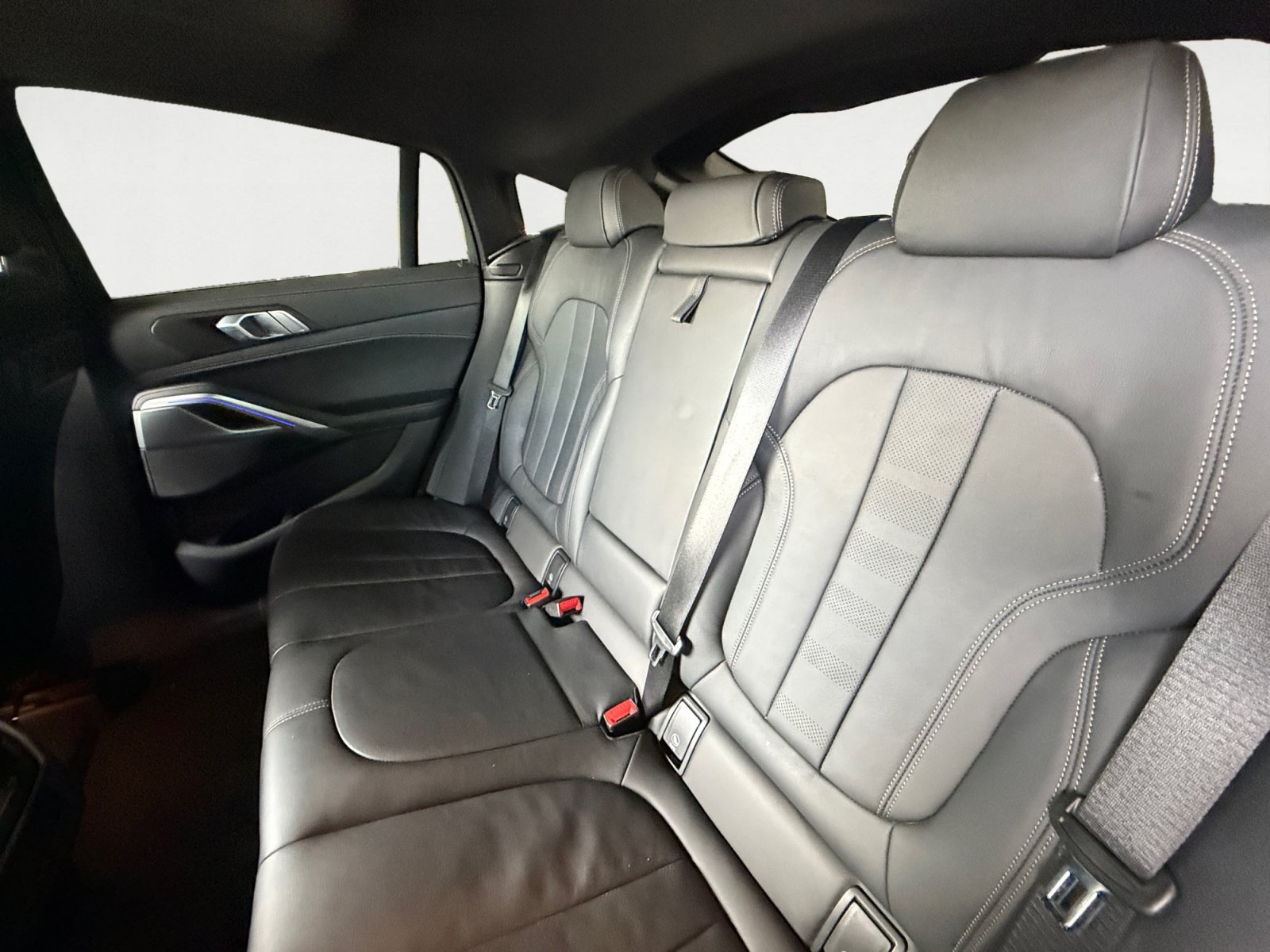Used 2021 Jet Black BMW sDrive40i image 13