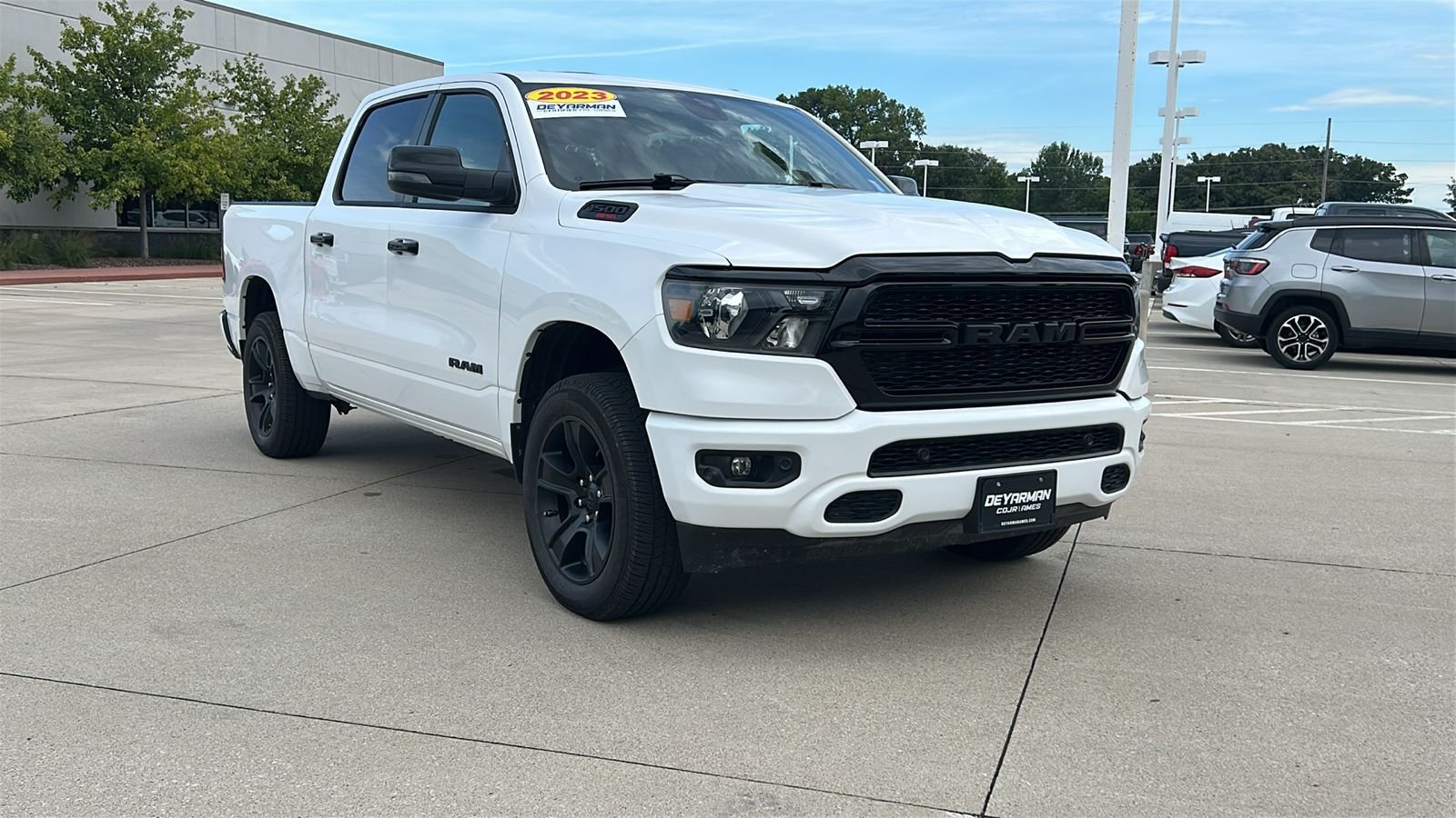 Used 2023 White Ram Big Horn/Lone Star image 2