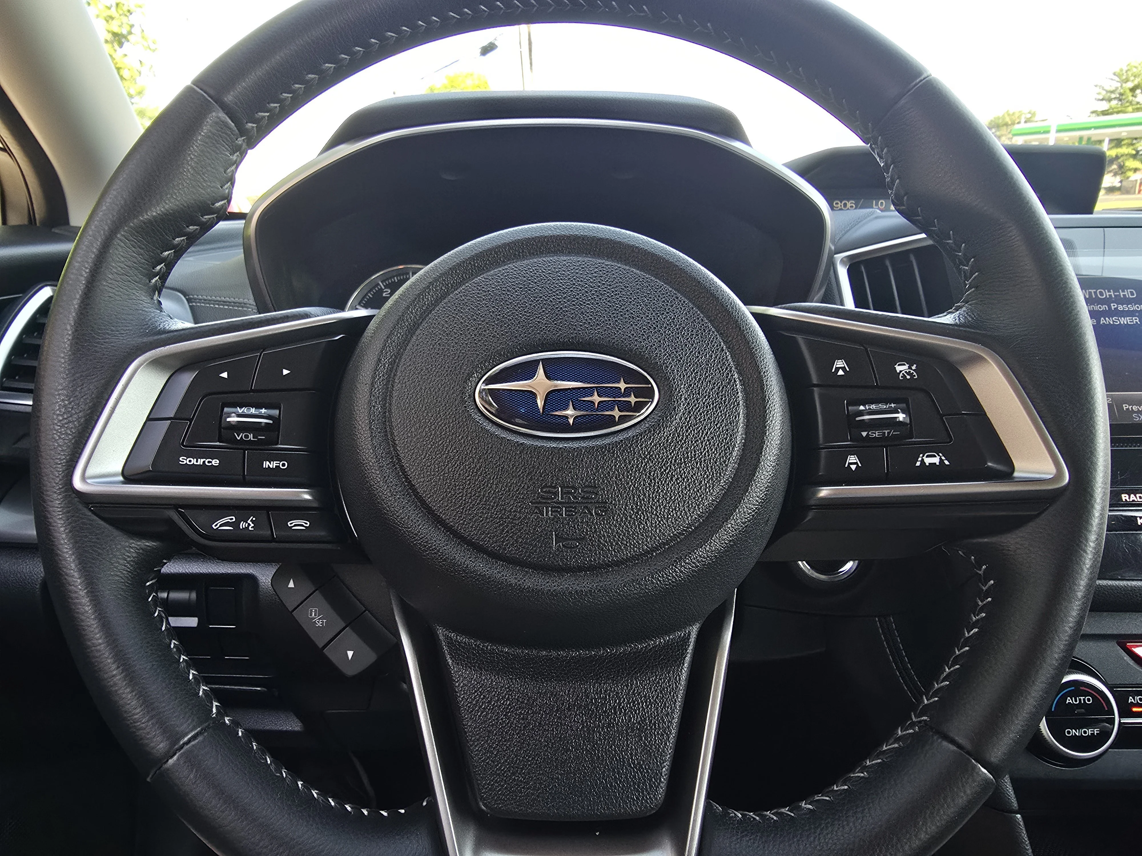 Used 2017 Carbide Gray Metallic Subaru Limited image 22