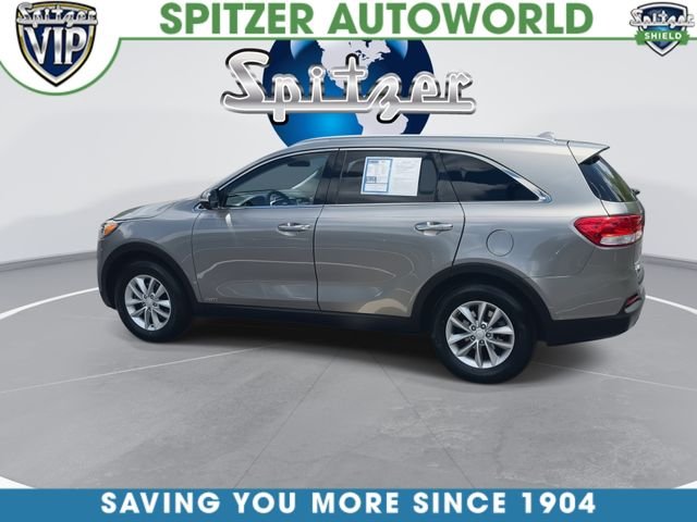 Used 2018 Silver Kia LX image 7