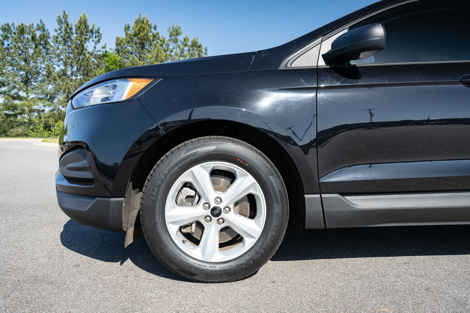 Used 2023 Black Ford SE image 4
