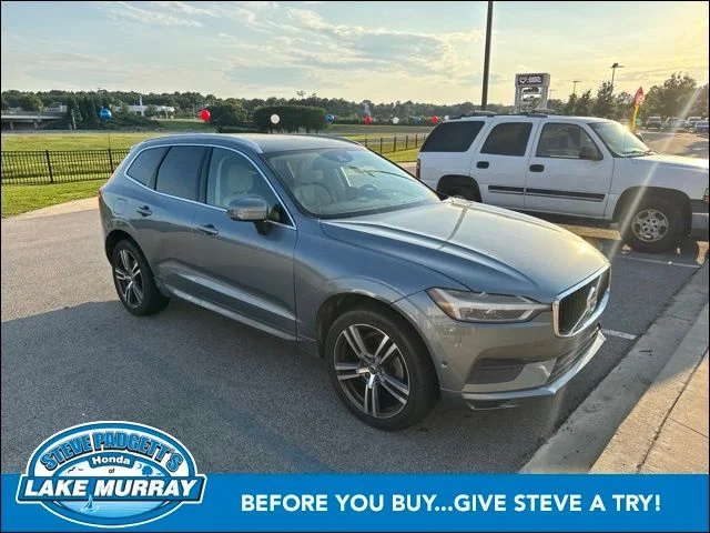 Used 2018 Gray Metallic Volvo T6 Momentum image 1