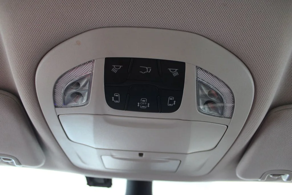 Used 2023 Bright White Clearcoat Chrysler Touring L image 35