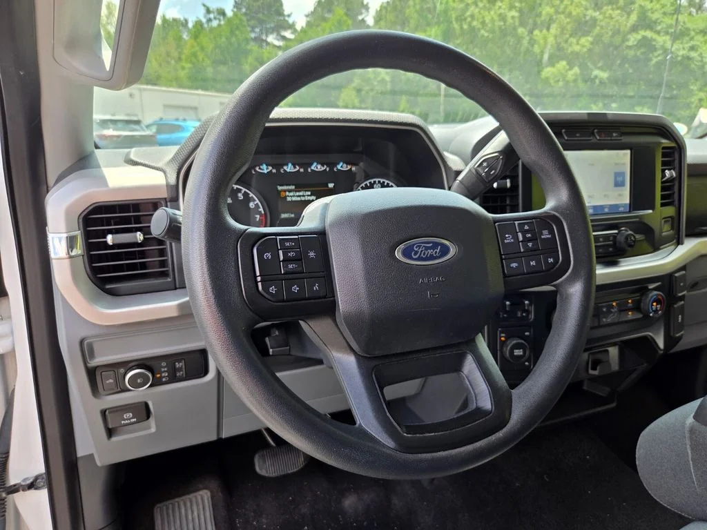 Used 2022 White Ford XLT image 12