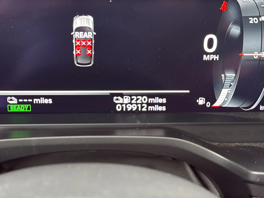 Used 2023 Black Mitsubishi SEL image 12