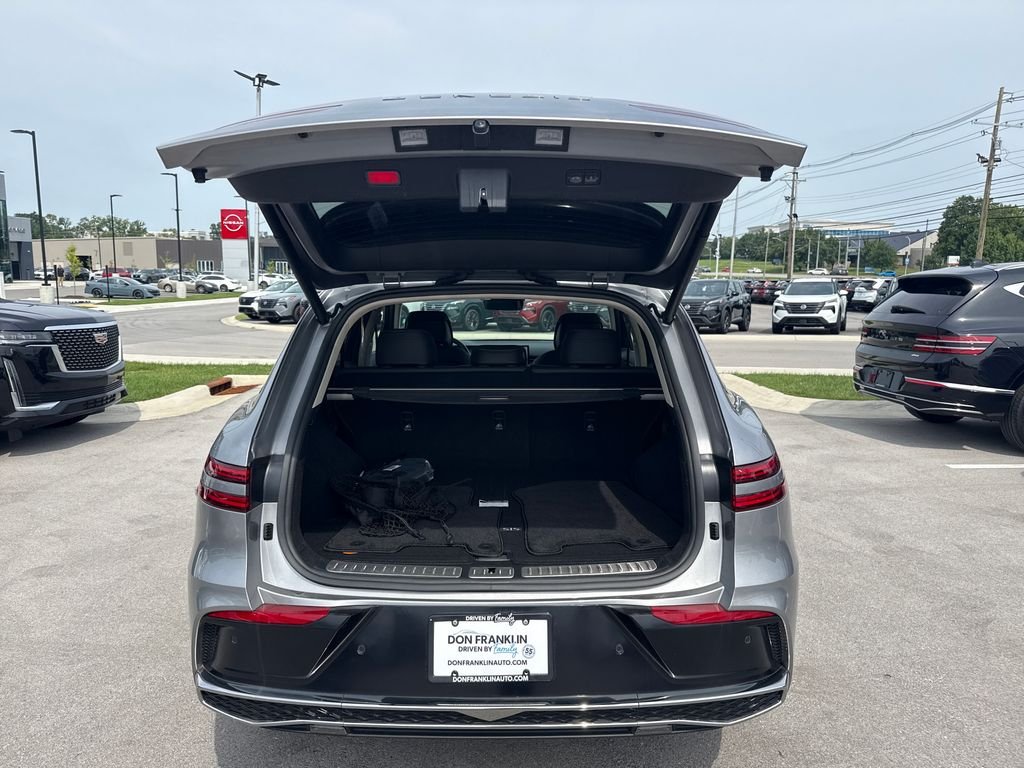 2026 GENESIS GV70 Standard - Photo 9