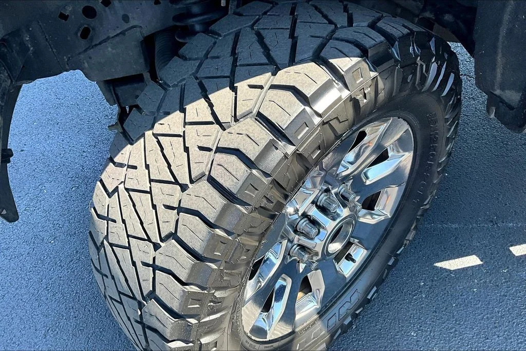 Used 2016 Shadow Black Ford Platinum image 37