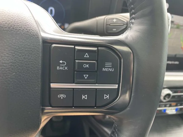 Used 2025 White Ford Platinum image 31