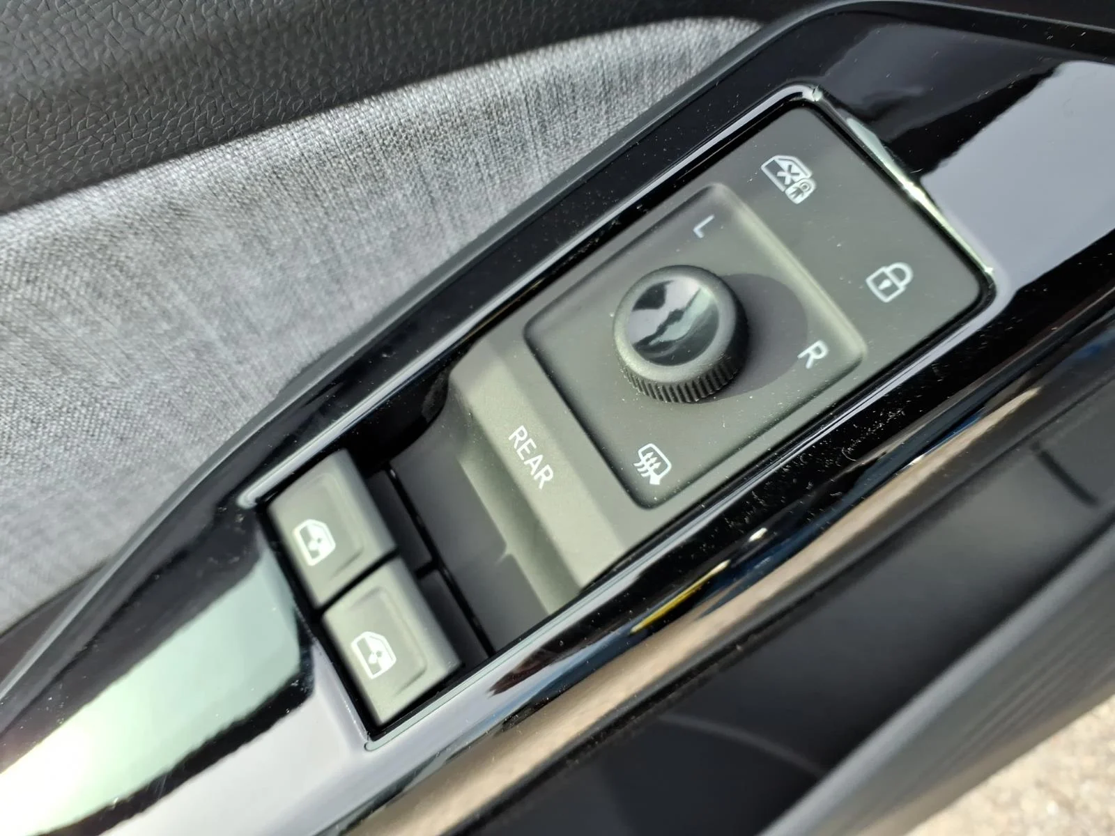 New 2026 Mountain  Lake Blue Metallic Volkswagen PRO AWD image 9