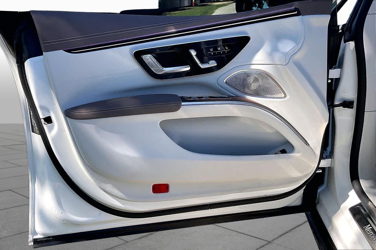 Used 2023 Polar White Mercedes-Benz EQS 450+ image 19