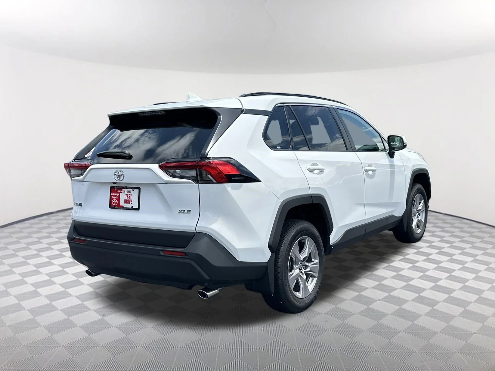 Used 2025 Ice Cap Toyota XLE image 5