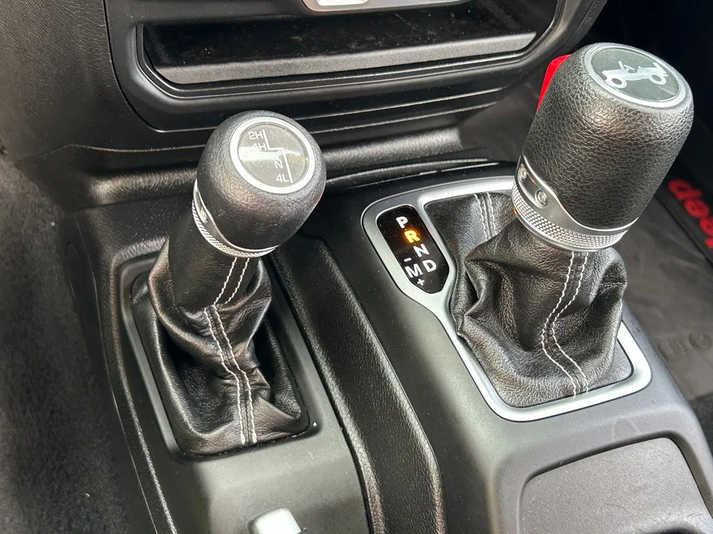 Certified Used 2018 Black Jeep Unlimited Sahara image 30
