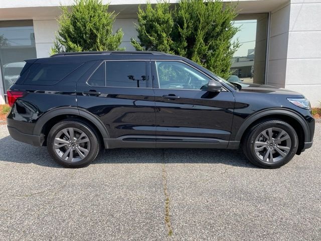 New 2026 Agate Black Metallic Ford Active image 5