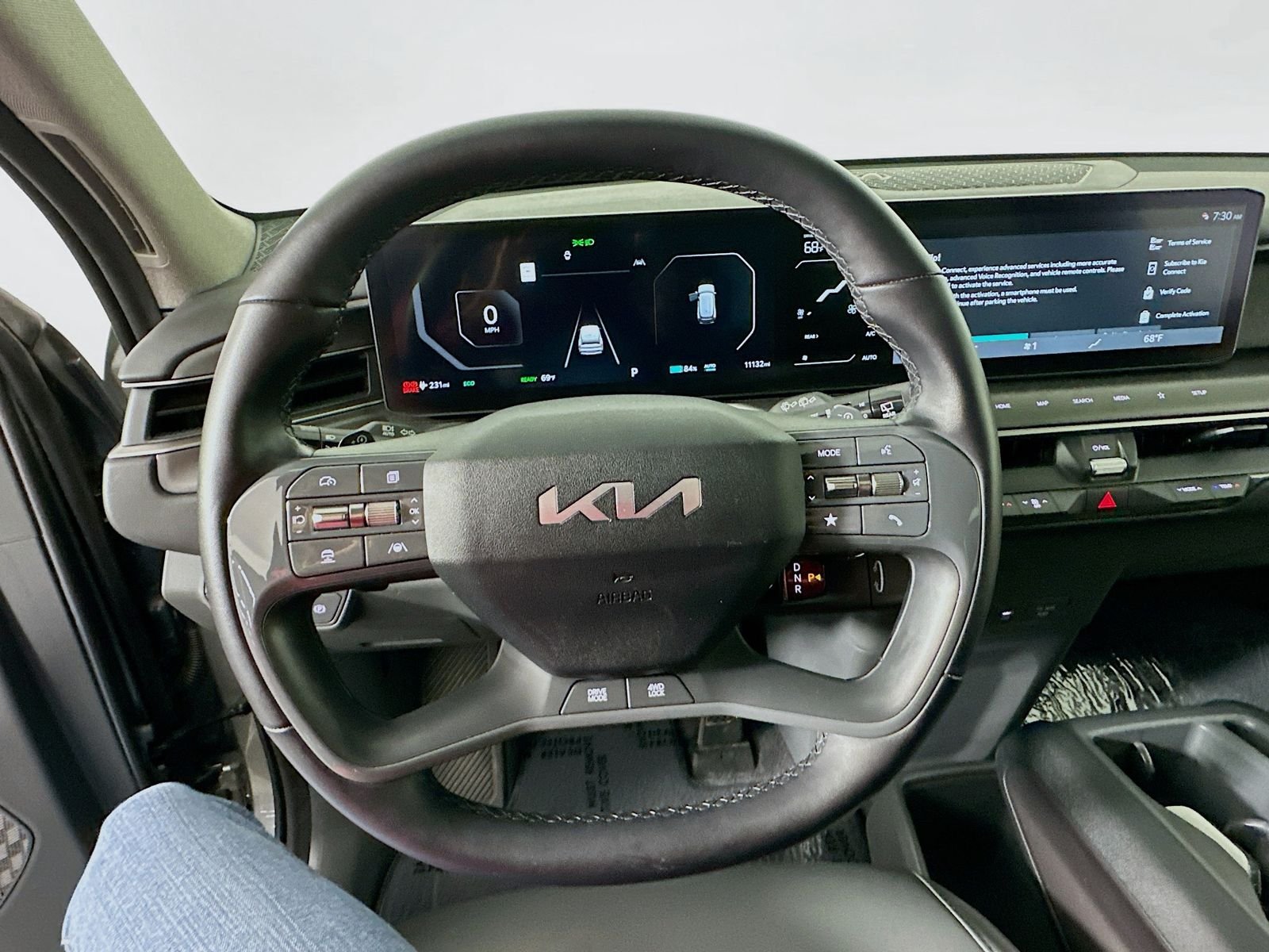 Used 2024 Pebble Gray Kia Wind image 11