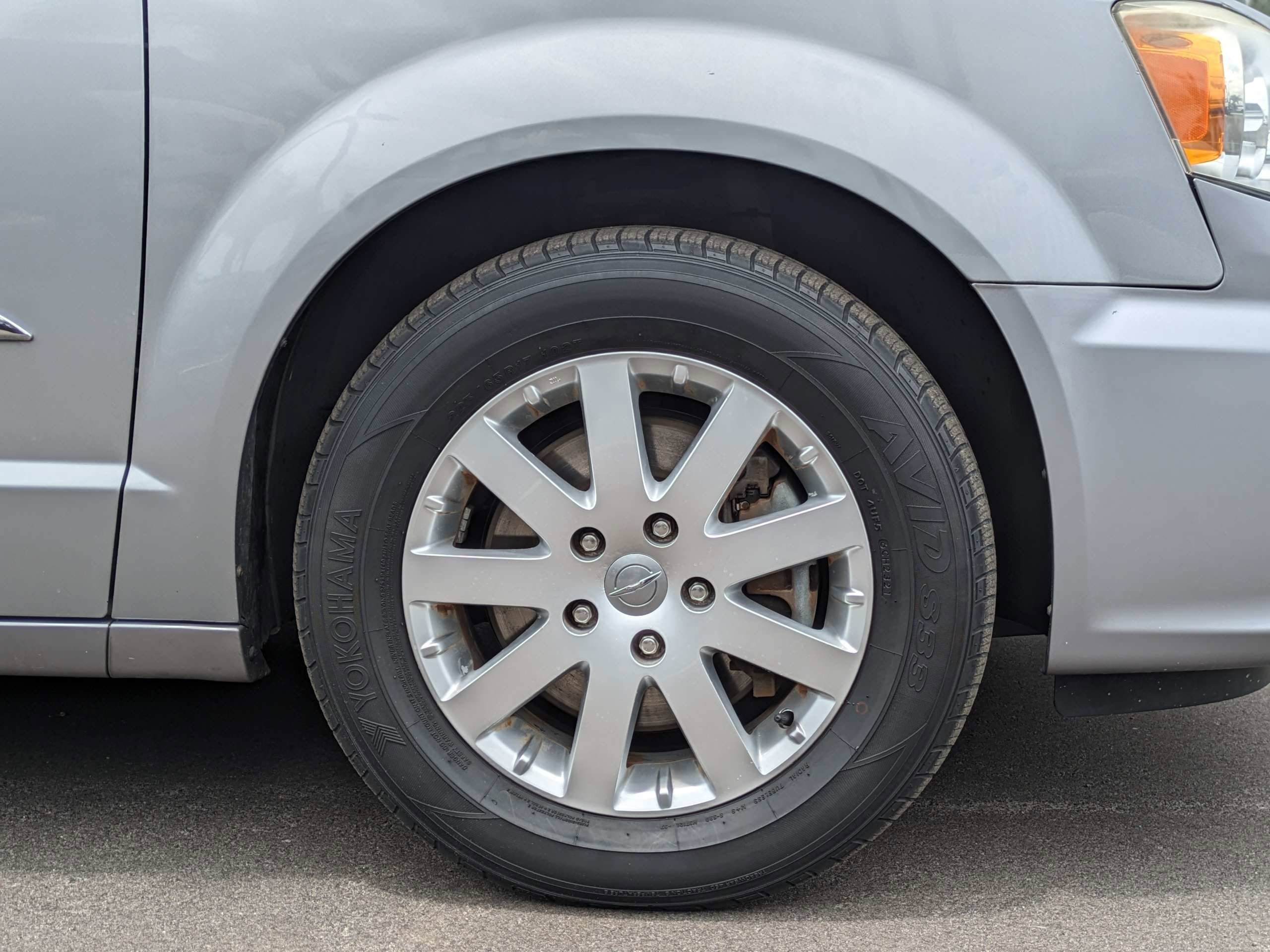 Used 2014 Silver Chrysler Touring image 10