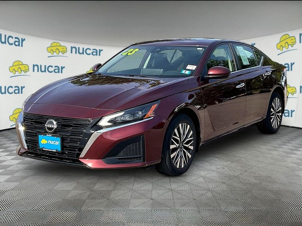 Used 2023 Garnet Pearl Metallic Nissan 2.5 SV image 3