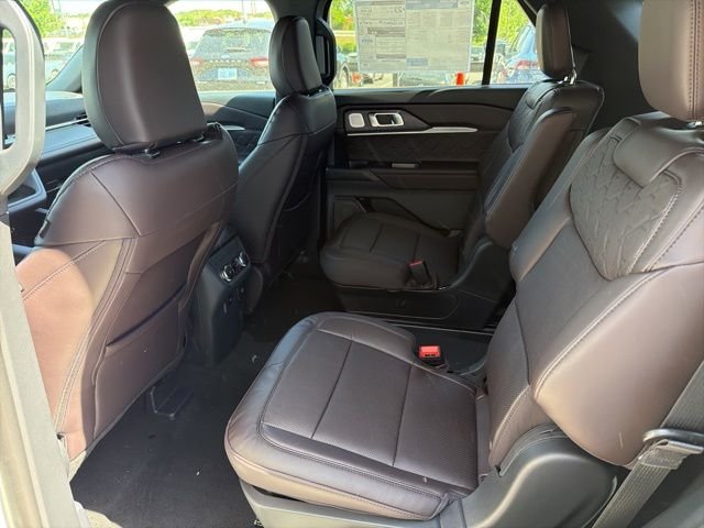 New 2026 Star White Metallic Tri-Coat Ford Platinum™ image 7