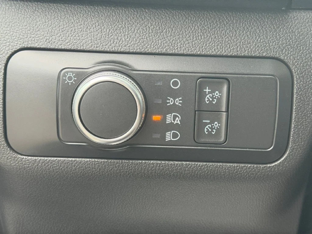 Used 2022 White Ford S image 24