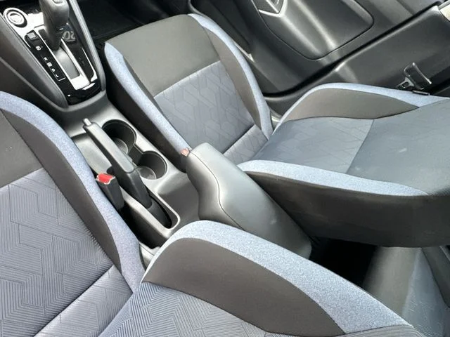 Used 2025 Black Nissan 1.6 SV image 21