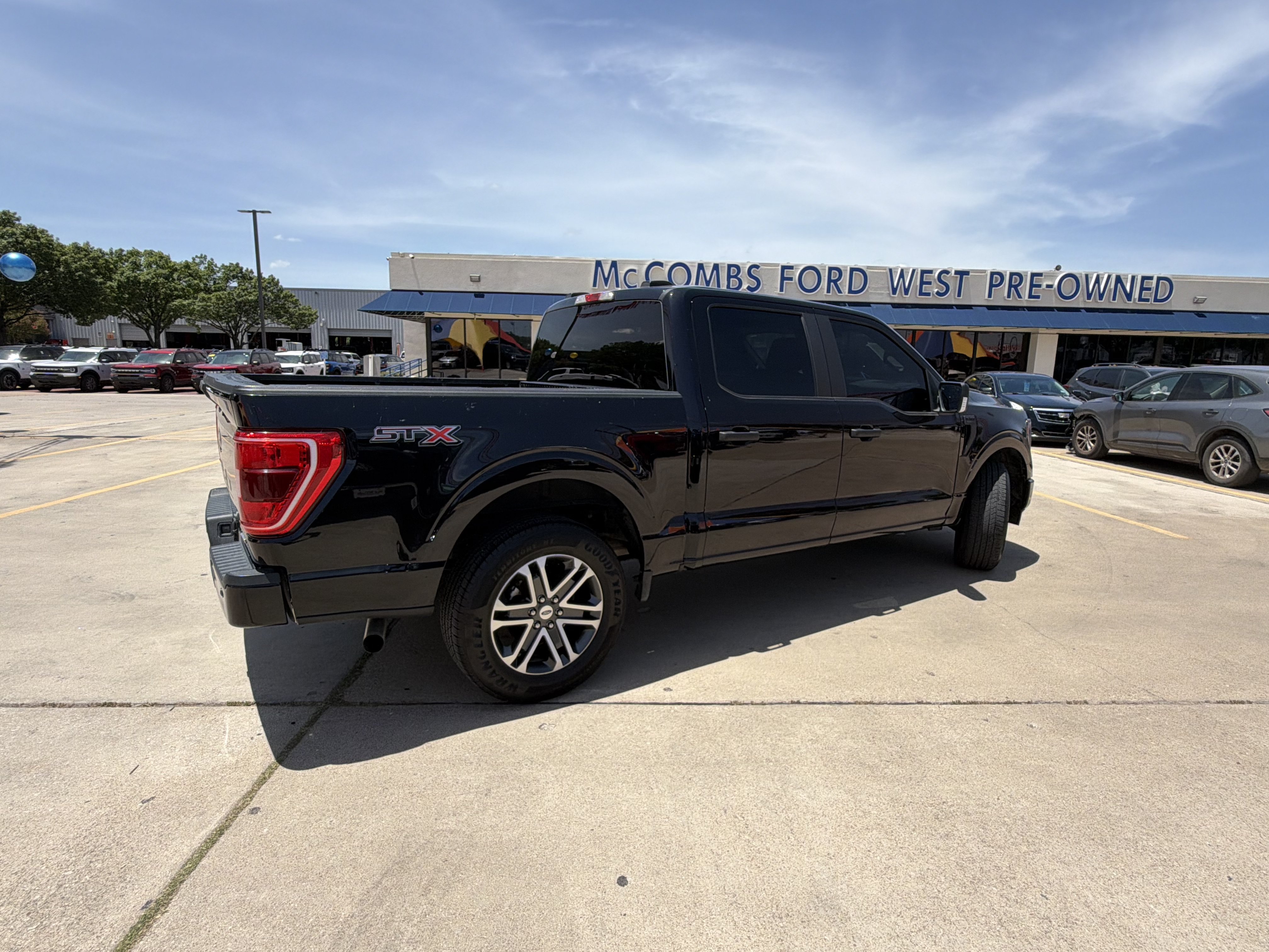 Used 2023 Black Ford Lariat image 5