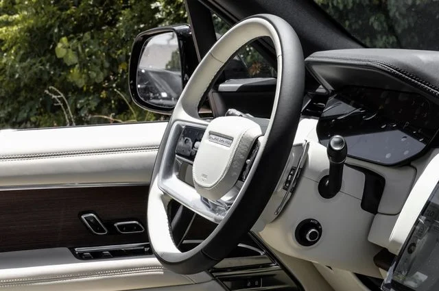New 2026 Black Land Rover SE image 20