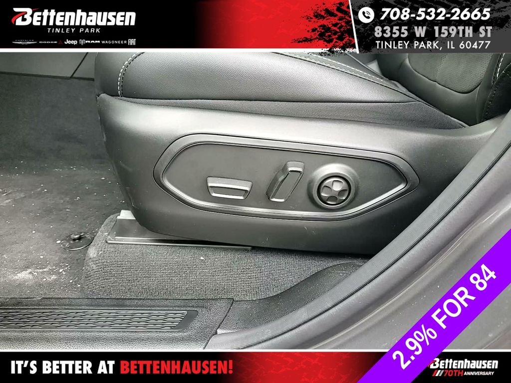 New 2026 Baltic Gray Metallic Clear-Coat Exterior Paint Jeep Altitude image 14