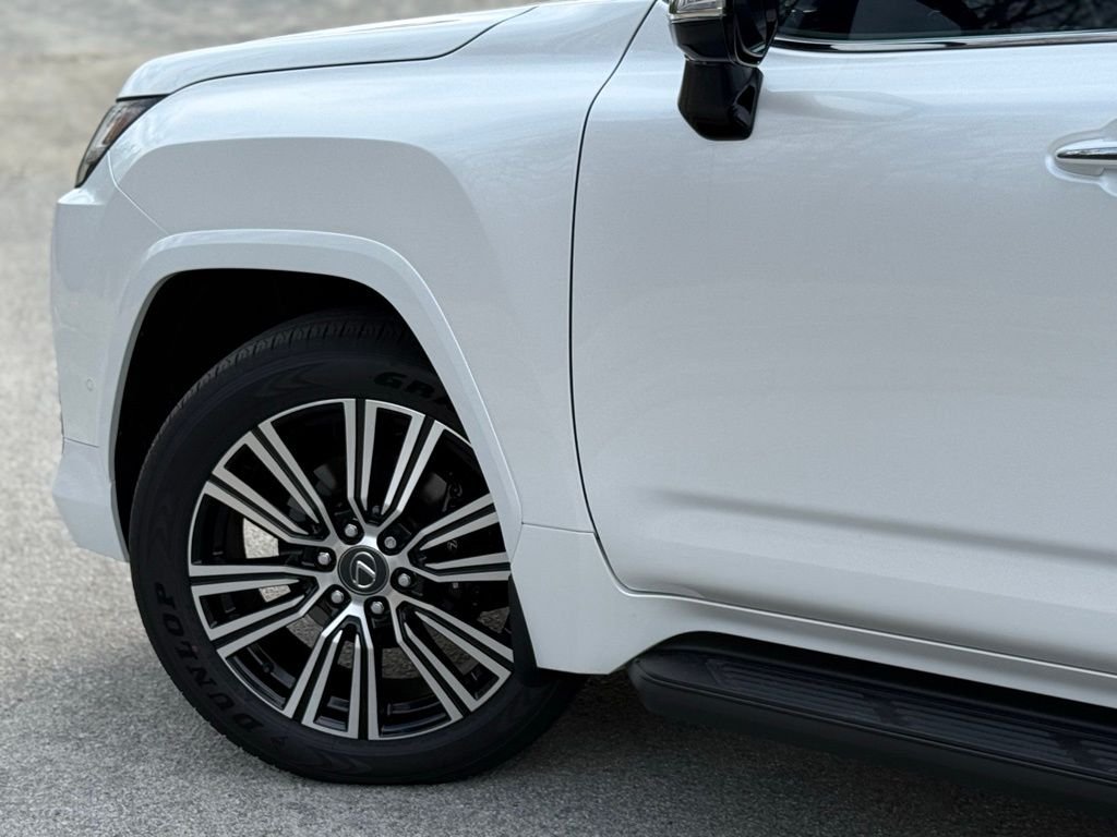 2026 Lexus LX 700h Luxury - Photo 8