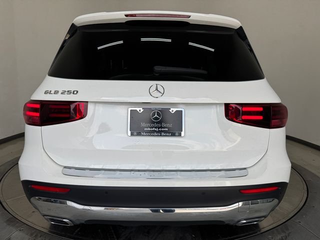 Certified Used 2024 Polar White Mercedes-Benz GLB 250 image 11