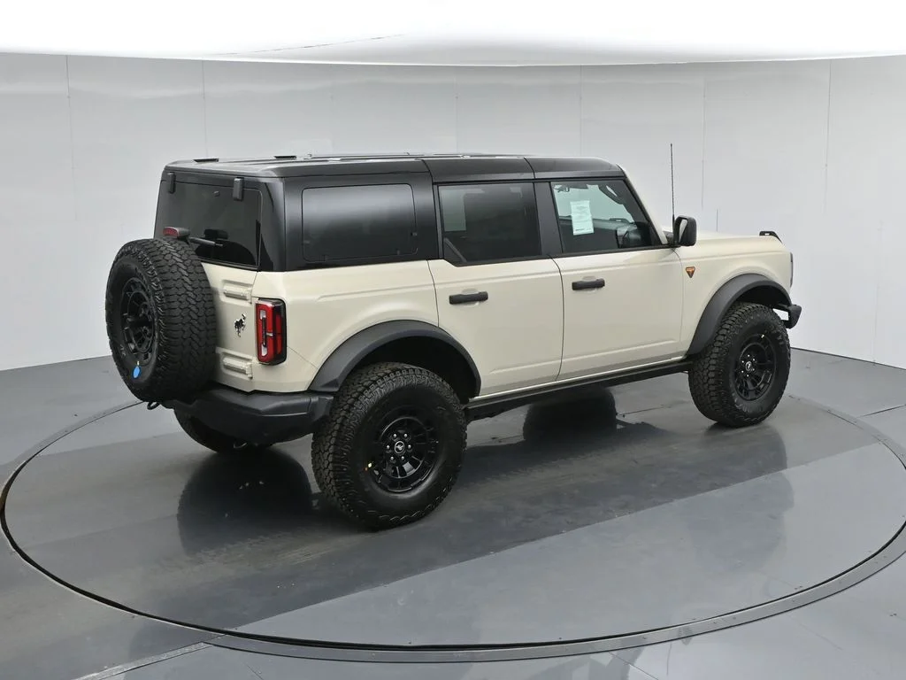 New 2026 Desert Sand Ford Badlands image 39
