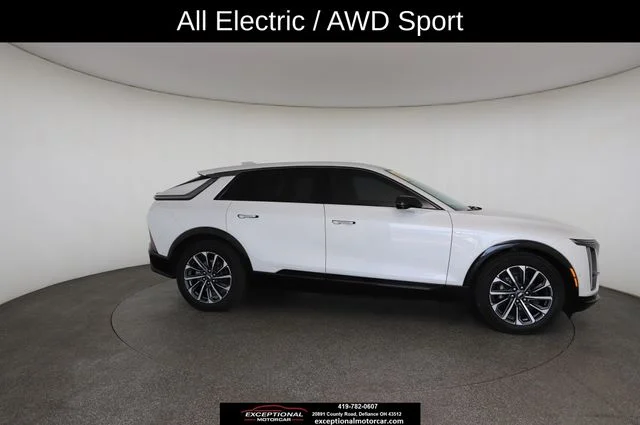 Used 2024 White Cadillac Sport image 24