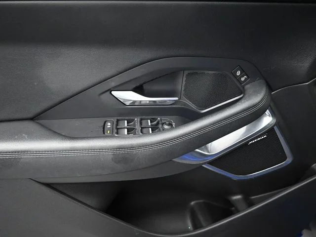 Used 2018 Blue Jaguar S image 9