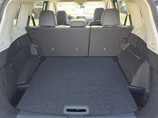 New 2026 Everest White Pearl TriCoat Nissan Dark Armor™ image 11
